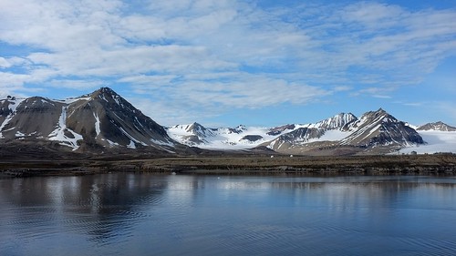 cruise wallpaper mountain snow ice norway fuji finepix po hd arcticcircle oriana 1080 spitzbergen x100 x212 kevinmillican