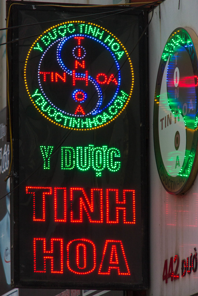 LED Signs | Very popular in Ha Noi. This one says \u0026quot;\u00fd \u0111\u01b0\u1ee3c ...