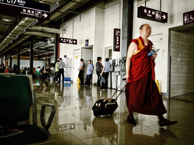 Air traveling monk