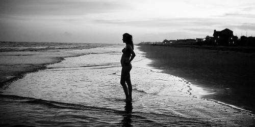 ocean girls sunset summer bw white black galveston west beach silhouette nude mexico coast texas gulf 5 pregnancy august pregnant belly backlit months 20 weeks 2012
