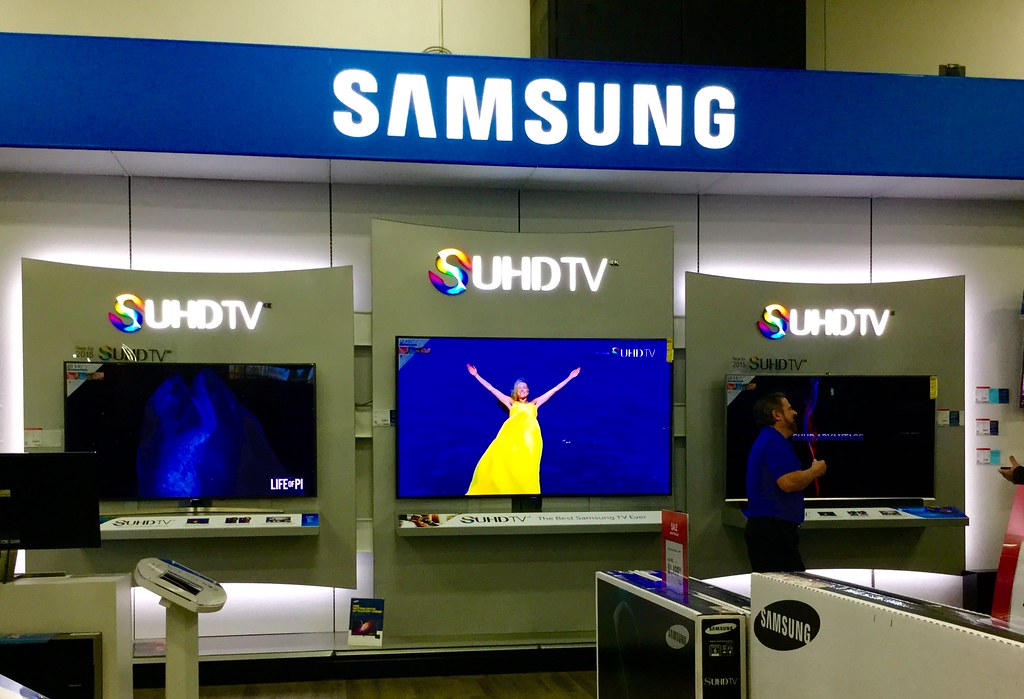 Телевизор самсунг по утилизации. Samsung TV Plus. Южнокорейская марка телевизоров Happy. У какого самсунга ТВ коробка синяя. Сетевые телевизоры samsung