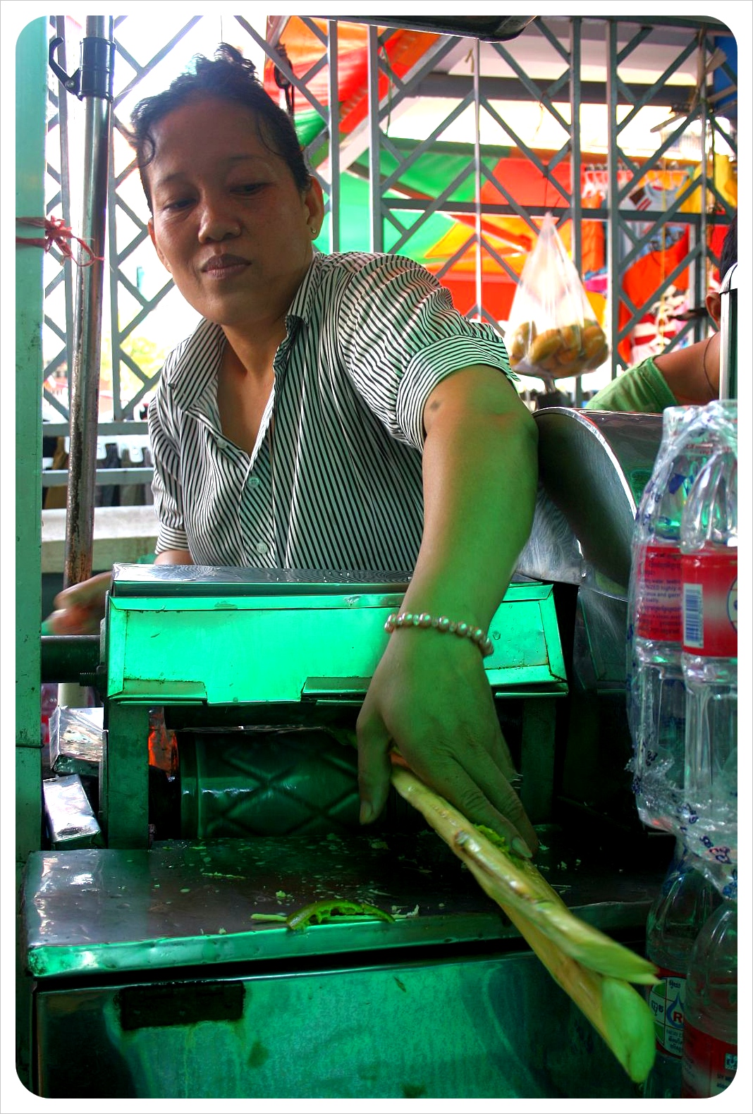 phnom penh central market sugar cane lady2