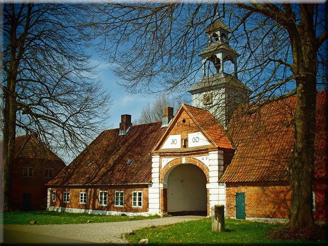 Torhaus Gut Krieseby erbaut 1749 / Gatehouse Manor Krieseby built 1749