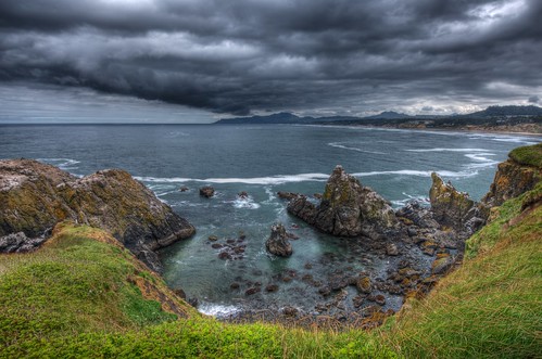 ocean sky lighthouse beach nature water grass rain clouds oregon landscape rocks pacific head cove newport pacificnorthwest wildflowers hdr facebook d800 yaquina 201205
