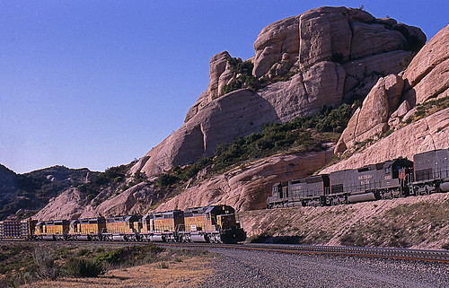 trains unionpacific southernpacific sd45 sd402 cajonpass sullivanscurve sd45t2