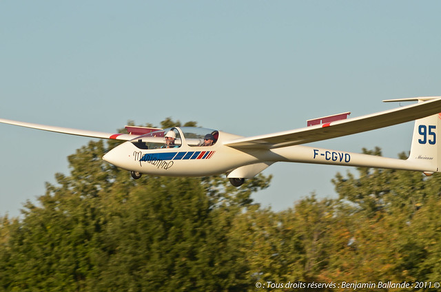 Spotting @ Ste Foy la Grande : LFDF : Planeurs / Gliders : France : 2011