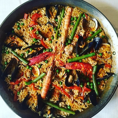 La nostra Paella 2016, dopo una lunga permanenza a Madrid, Davide ha portato tutta la sua esperienza e passione qui al Macchiavello! | by hotelangedras1