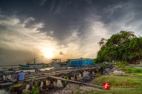 sunset sky water clouds boats pier jetty kingston jamaica hdr