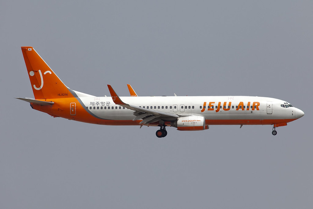 HL8214, BOEING 737-800