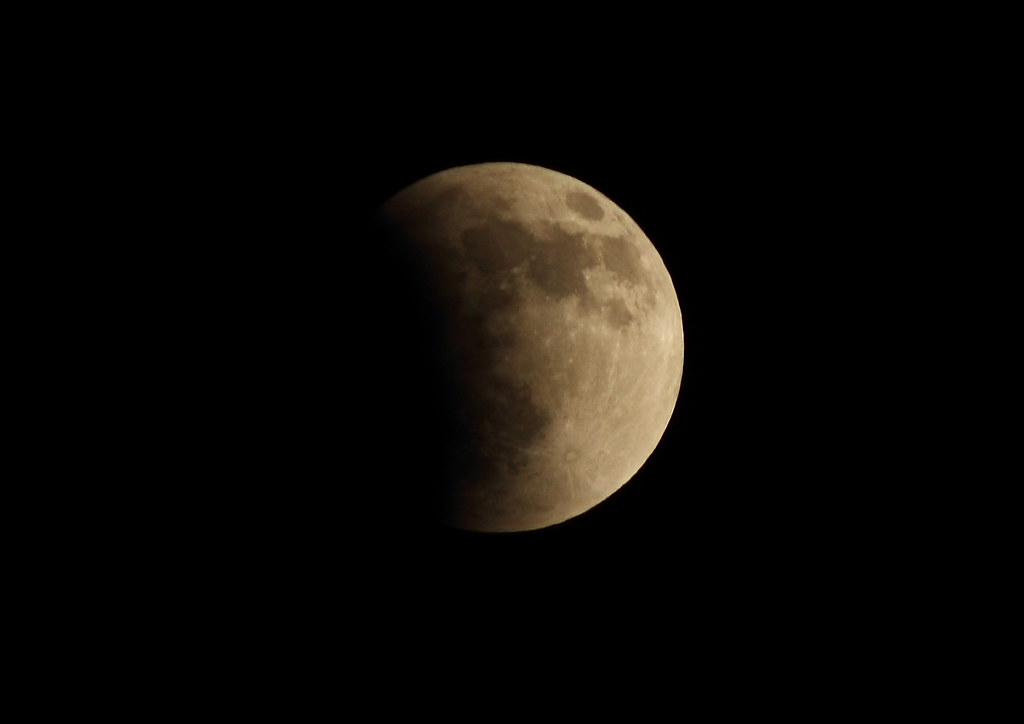 Полное затмение 8 апреля. Фото Луны. Большая Луна. Снимки Луны. Луна в телескоп.