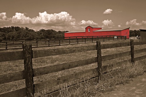 red summer barn fence landscape farm sony va dcist alpha herndon hss fryingpanpark nex hcs selectivecoloring blinkagain flipmode79 blinkagin nex5n