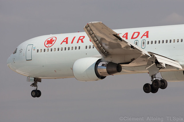 Air Canada Boeing 767-33A/ER C-GHPN / 692 cn 33424/901