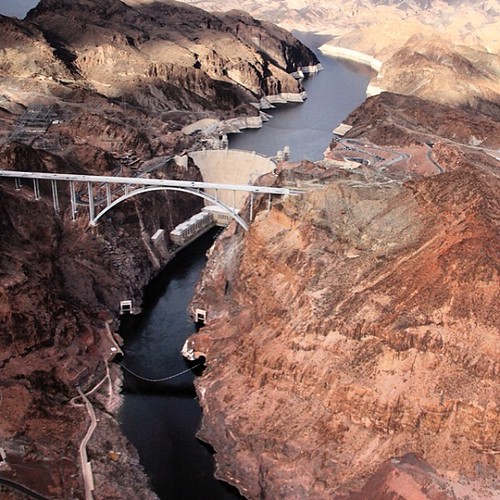 Throwback Tuesday - Grand Canyon, represa Hoover. Divisa entre o estado de Nevada e Arizona !! by Lucas Mendes BH, square squareformat iphoneography instagramapp uploaded:by=instagram