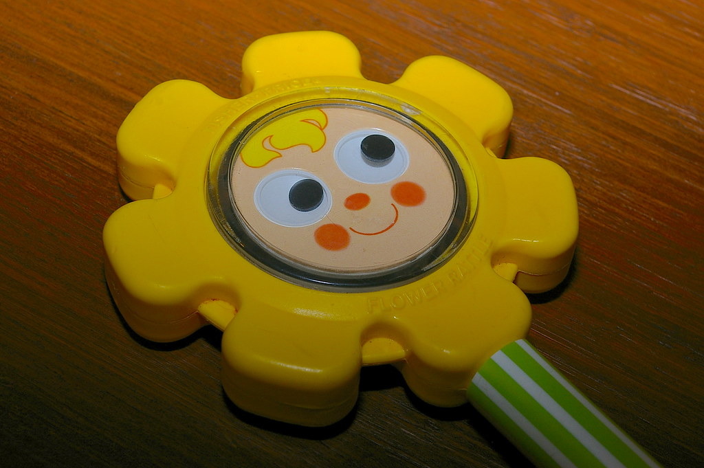 Fisher-Price 424 Flower Rattle with Mirror Baby Toy ©1973 - 3