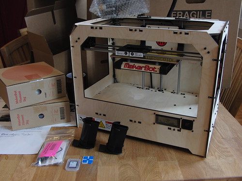 MakerBot Replicator - Unboxing and setup | by Creative Tools