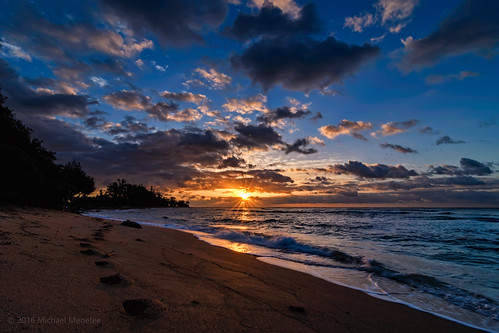 ocean morning seascape nature clouds sunrise skyscape landscape hawaii nikon waves pacific kauai hawaiian d500 kapaa kauaicounty menefee islanderonthebeach coconutcoast kauaʻi michaelmenefee