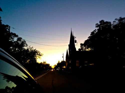 City Sunset by matthewthecoolguy, <a href="http://www.mattfaltz.com" rel="nofollow">www.mattfaltz.com</a>city sunset sky reflection ch