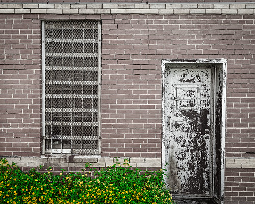 county door flowers window us bars iron texas unitedstates bricks jail centerville jailhouse leoncounty
