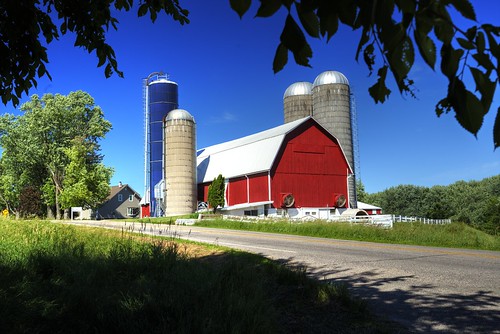 farm dairyfarm wisconsin bigfalls canon canoneos 6d canon6d 1740l bigfallswisconsin waupacacounty waupacacountywisconsin highway110 centralwisconsin usa midwest hdr photomatix tonemapping america rural country northamerica redbarn geotagged badgerstate agriculture