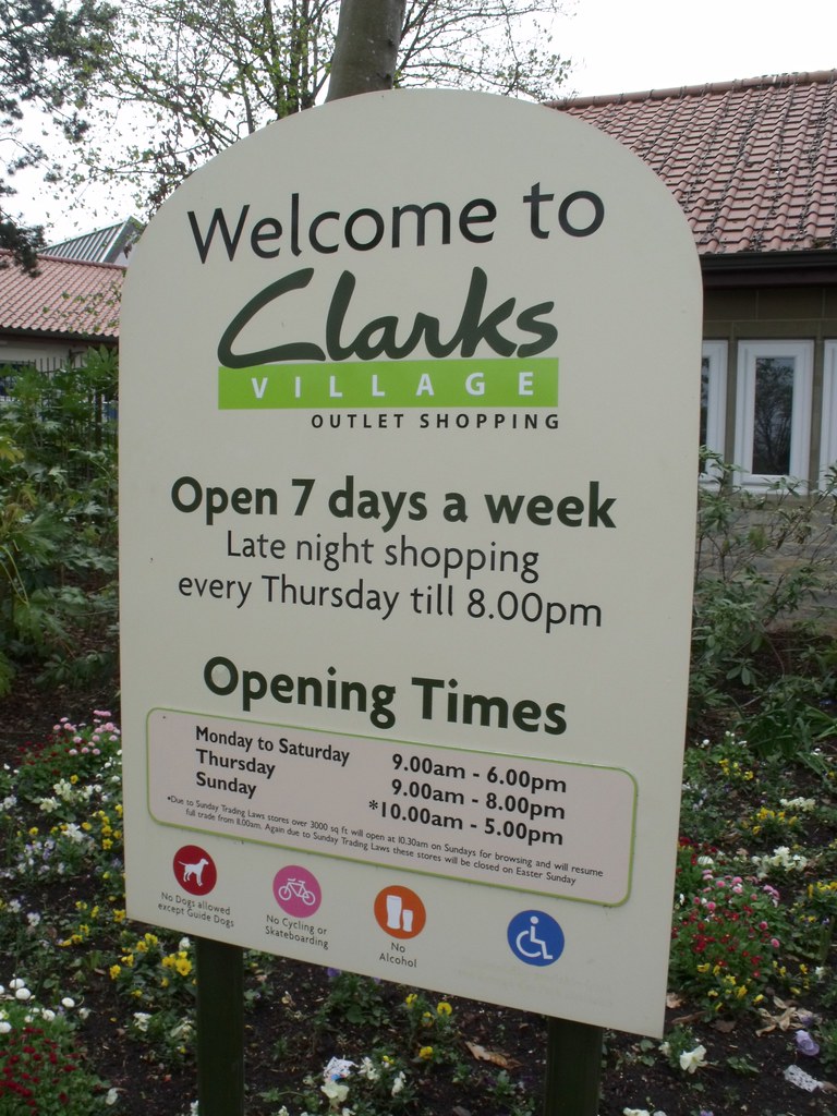 clarks village easter opening times