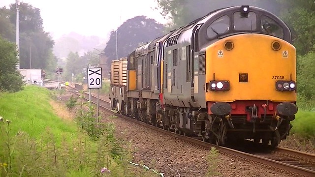 37038 leads 20312 & 20309 past Melton on the way to Sizewell, 5/7/2012
