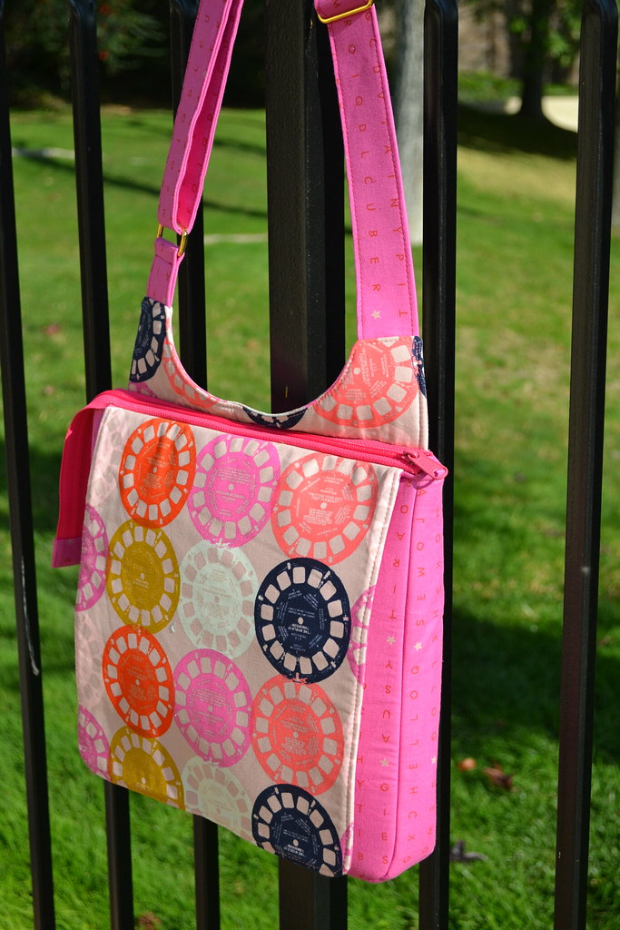 Crossbody Bag | Hyacinth Bag pattern by Sew Sweetness; Fabri… | Flickr