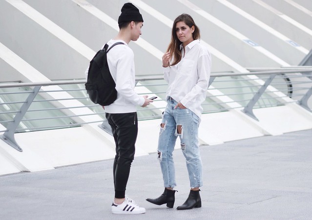 Street-style-minimalist-couple-outfit-white