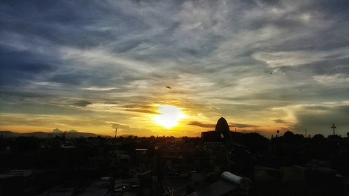 Sunset today  #enguadalajara #samsunggalaxynote5 #fotoinformador #igers #ig_captures #igmex #igmasters #proyectomexico #mexicanoscreativos  #ig_masterpiece #murderdotcom #cloudzdelight #igersguadalaja by Davesonico, square squareformat iphoneography instagramapp uploaded:by=instagram