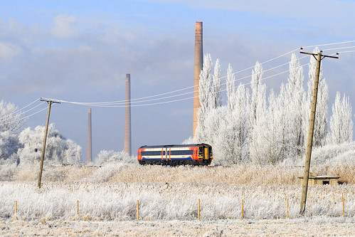 winter train frost rail railway norwich passenger fens cambridgeshire fenland hoar networkrail class158 whittlesey liverpoollimestreet eastmidlandstrains 158777 julianhodgson