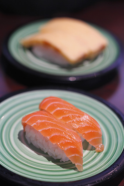 Salmon nigiri