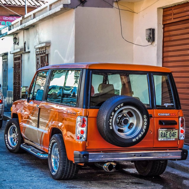 Kill it with fire! #Caribe #isuzu #Trooper #caribe442 #questionablemodifications #morninautos #soloparking #chivera #catanare #carporn #whips #tuning