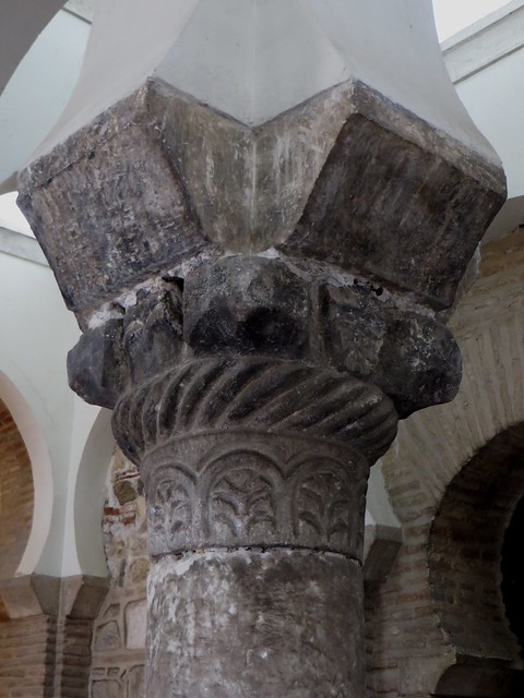 Chapiteau wisigothique, mosquée du Christ de Lumière (Xe, XIIIe), calle Cristo de la Luz, Tolède, Castille-La Manche, Espagne.