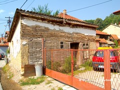 Pljevlja [MNE], 2011, Edifici in argilla cruda.