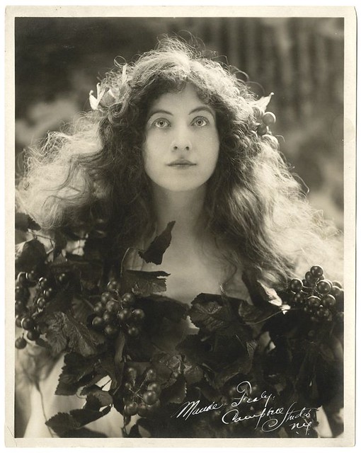 Maude Fealy by Rudolf Eickemeyer  1910