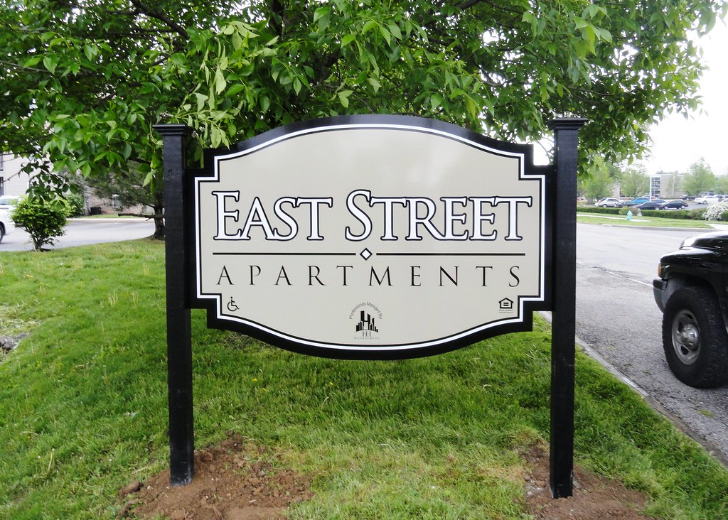 Easy Street Apartments Monument Sign | Entry Monument Signag… | Flickr
