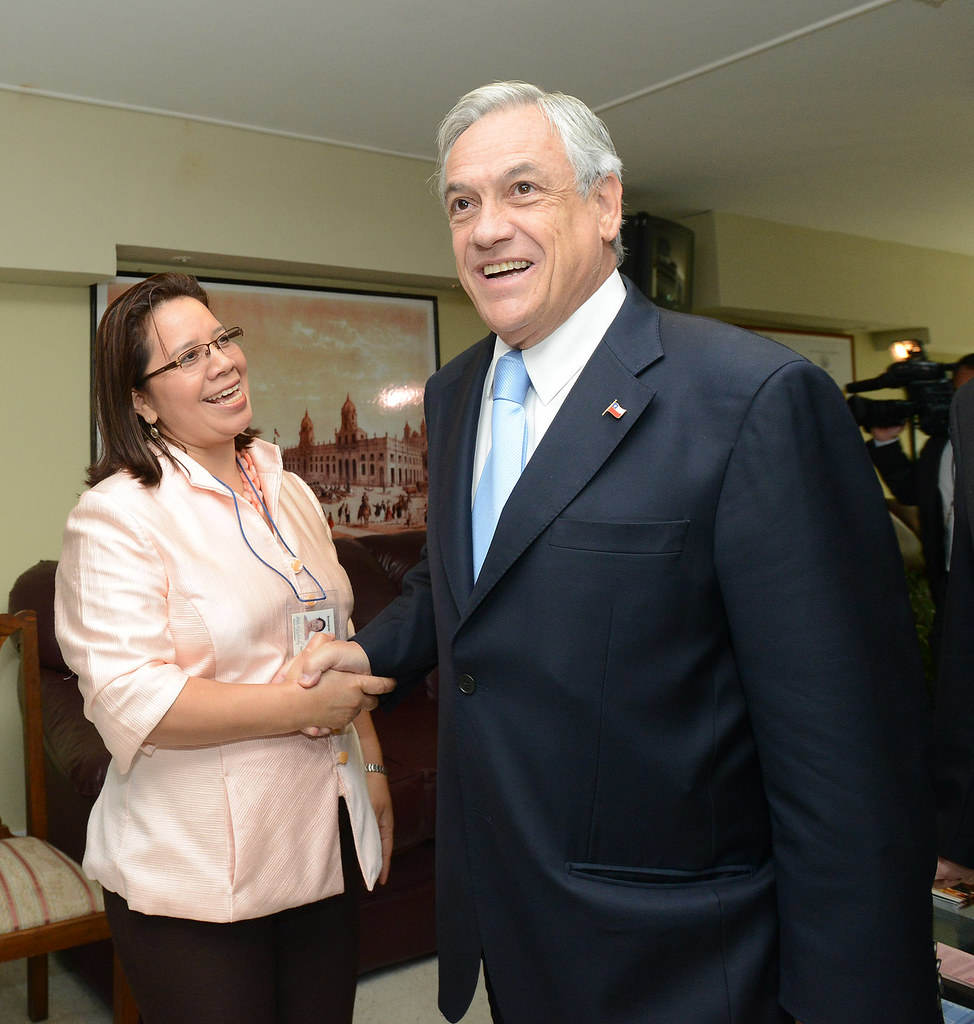 05-06-2013 Presidente con chilenos en El Salvador