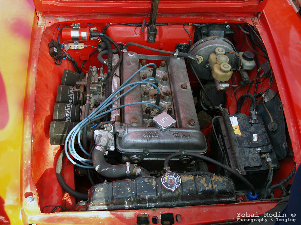 Alfa Romeo Giulia (105 series) Engine Bay
