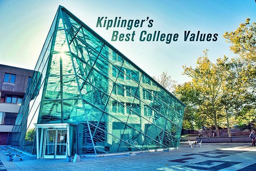 Kiplinger’s: New Paltz is a “Best College Value.” New Paltz scored highly in the 2017 edition of the Kiplinger’s Personal Finance annual ranking of “Best College Values,” with a 75th place finish among public schools nationwide, and a top 200 finish in th