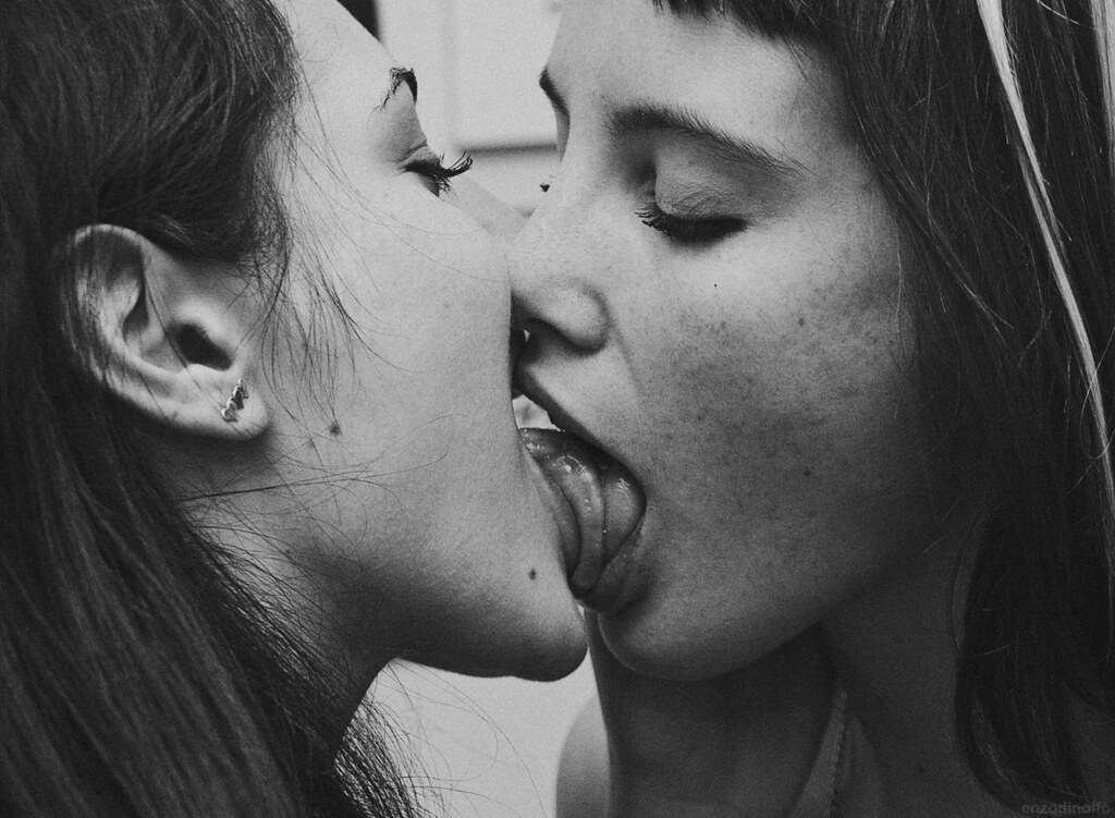 girls, love, tongue, mouth, kiss, olympus, homo, contact, zuiko, conect, en...