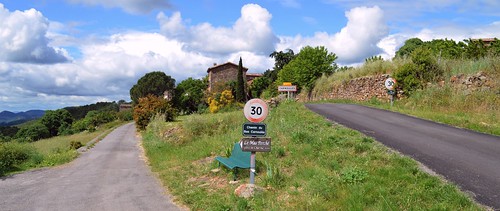 village route paysage campagne panneau gard hameau cévennes carnoules carnoulès