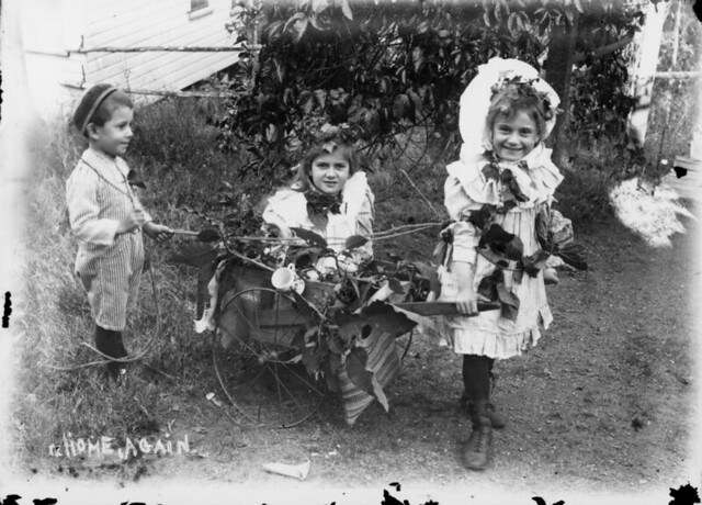 Young adventurers arriving home from a picnic, Brisbane, 1890s