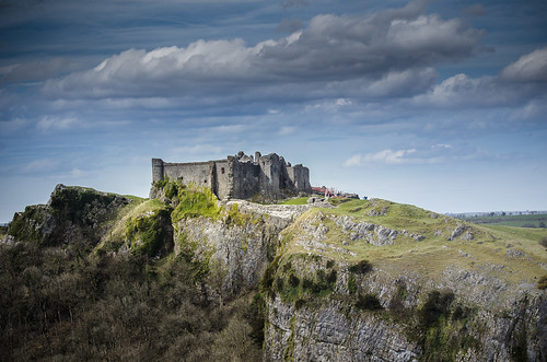 castle swansea southwales wales clouds spectacular nikon carmarthenshire rocks craggy hilltop carreg cennen trapp crag carregcennencastle llandelio d5100 nikond5100