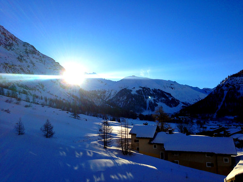 snow france mountains alps sunrise la vacances apartments pierre balcony val disere daille