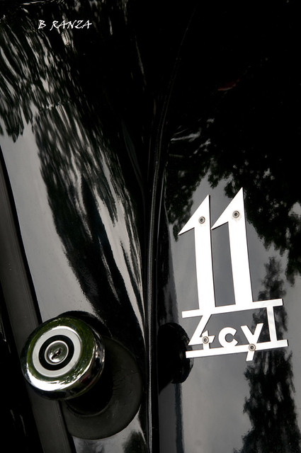 Élégance noire - Citroën Traction modèle 11 à 4 cyl.