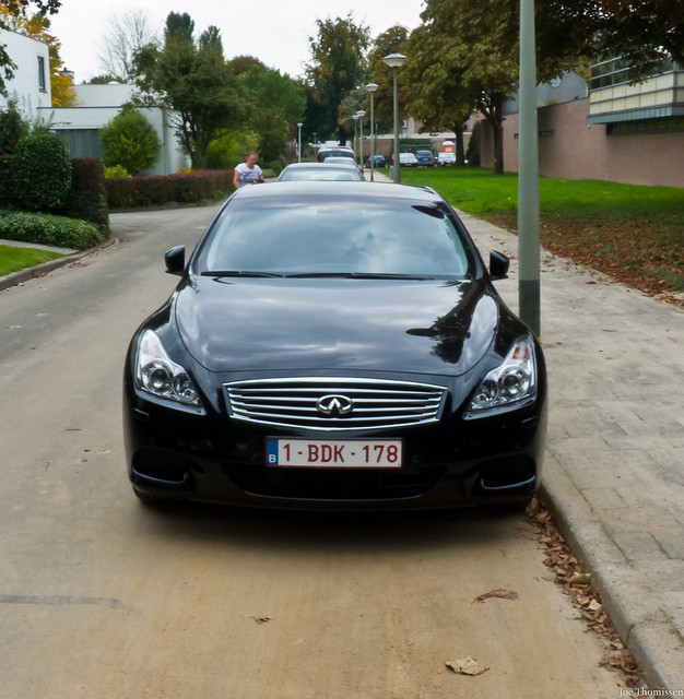 Infiniti G37 Coupe (front)
