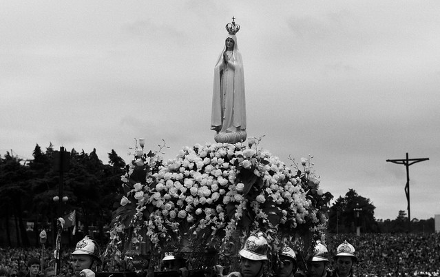 3304 ~ Our Lady of Fátima