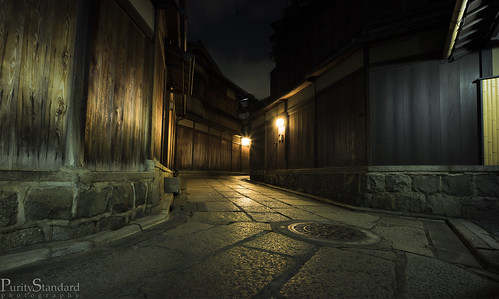 wallpaper panorama japan kyoto nightshot 京都 祇園 gion nightview worldheritage ishibe 石塀小路 biogon2528zm ishibealley