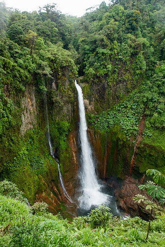 waterfall costarica cataratadeltoro