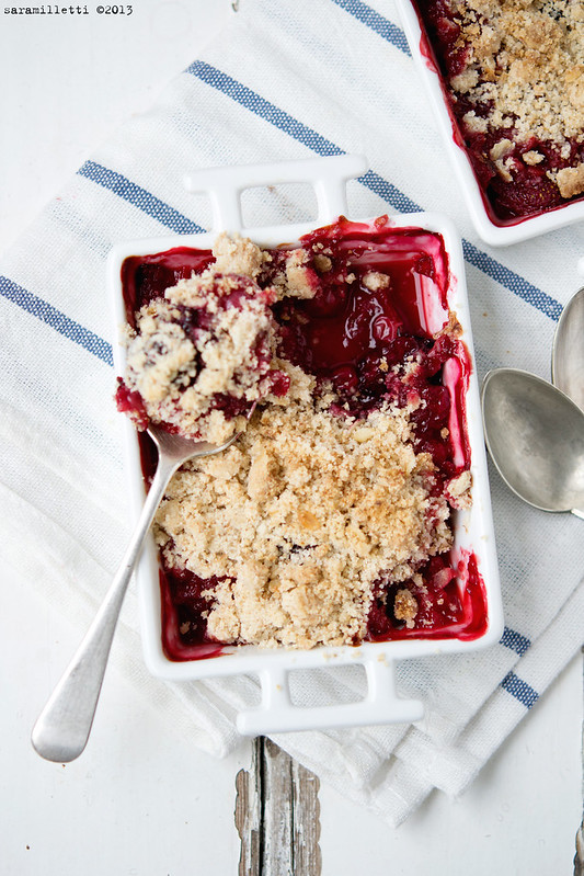 Strawberries and ginger crumble