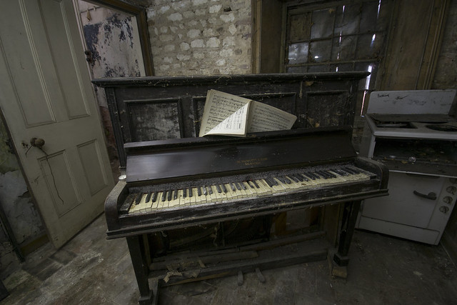 Piano and Oven